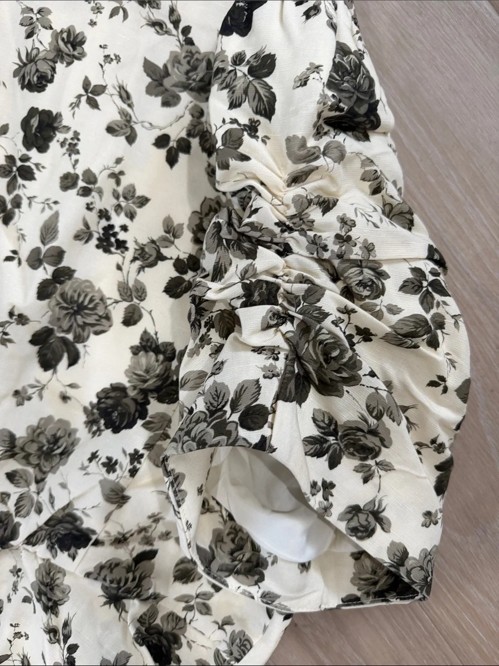 Tuckernuck Lisle Faded Roses Peplum Blouse NWT | Size Large